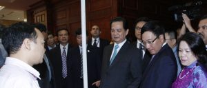 Thủ tướng Nguyễn Tấn Dũng và các lãnh đạo cao cấp đến thăm gian hàng bếp từ Việt Hàn 110 Thủ tướng Nguyễn Tấn Dũng và các lãnh đạo cao cấp đến thăm gian hàng bếp từ Việt Hàn 109