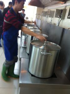 Lợi ích việc dùng bếp từ công nghiệp nấu phở 124 Lợi ích việc dùng bếp từ công nghiệp nấu phở 123