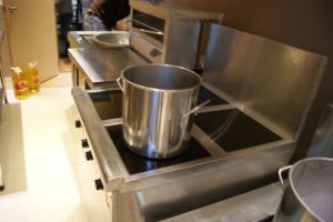 Cách lựa chọn nồi cho bếp từ công nghiệp 46 Cách lựa chọn nồi cho bếp từ công nghiệp 45