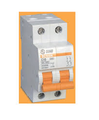 SỬ DỤNG APTOMAT GIẢM THIỂU RỦI RO VỀ ĐIỆN CHO BẾP TỪ 237 SỬ DỤNG APTOMAT GIẢM THIỂU RỦI RO VỀ ĐIỆN CHO BẾP TỪ 236