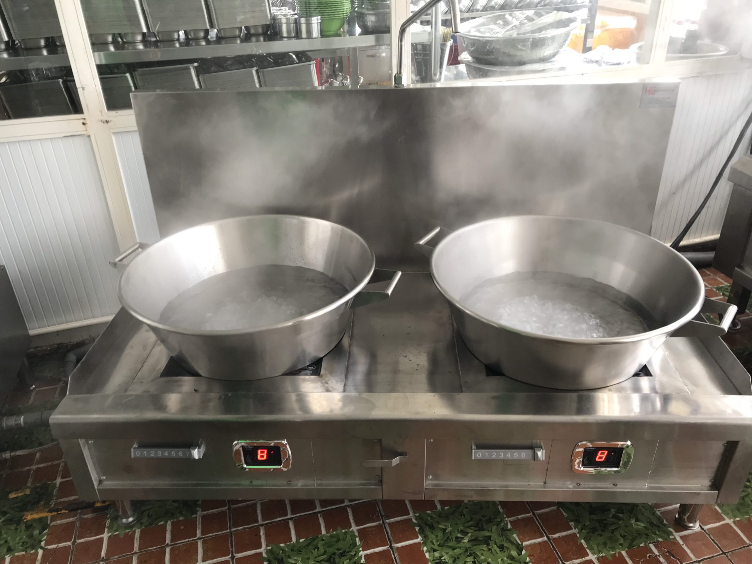 TOP những câu hỏi thường gặp về bếp từ công nghiệp 24 TOP những câu hỏi thường gặp về bếp từ công nghiệp 23