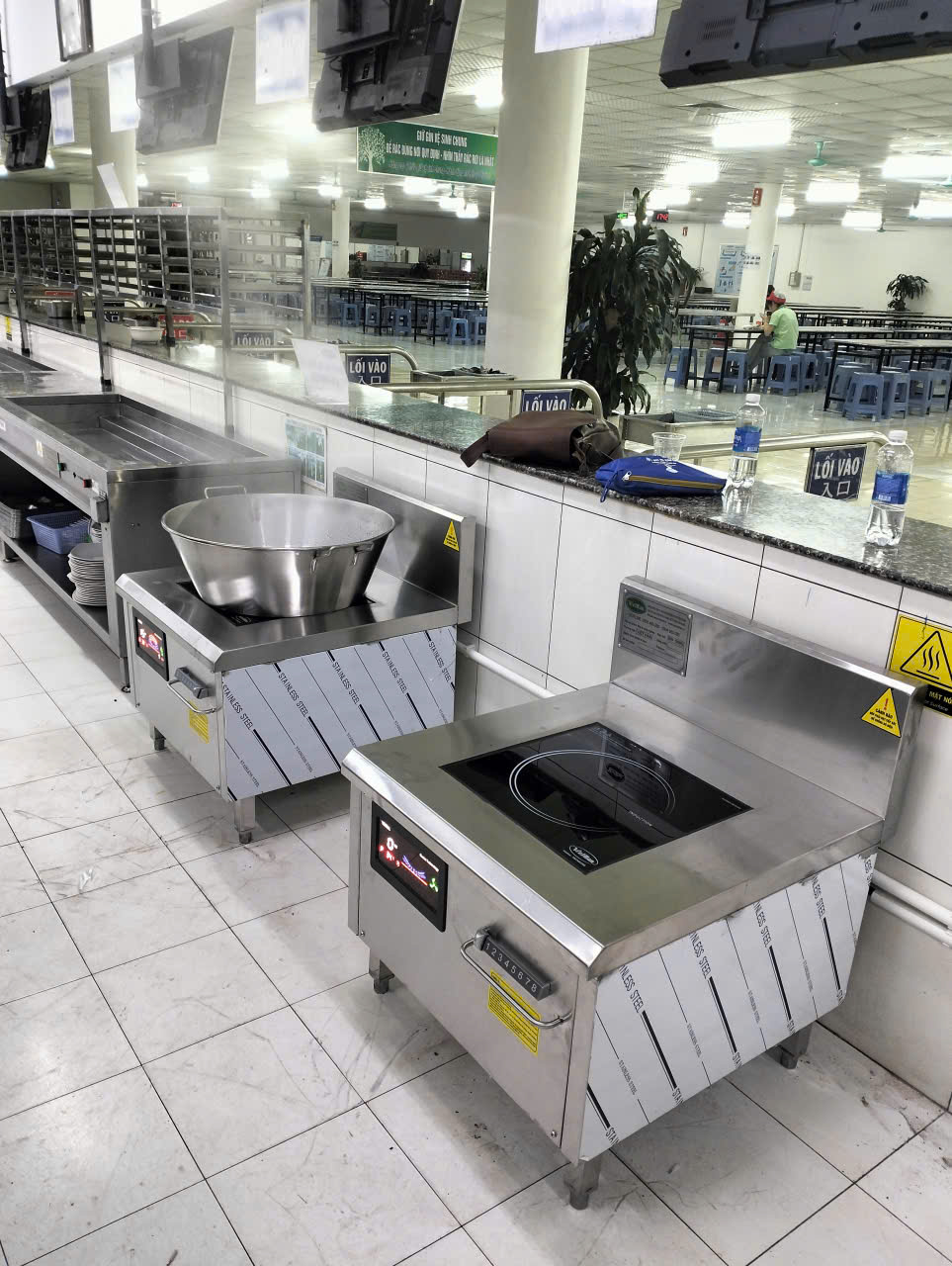 Bếp từ công nghiệp Việt Hàn lắp đặt tại Nhà máy Fosster Bắc Ninh năm 2026