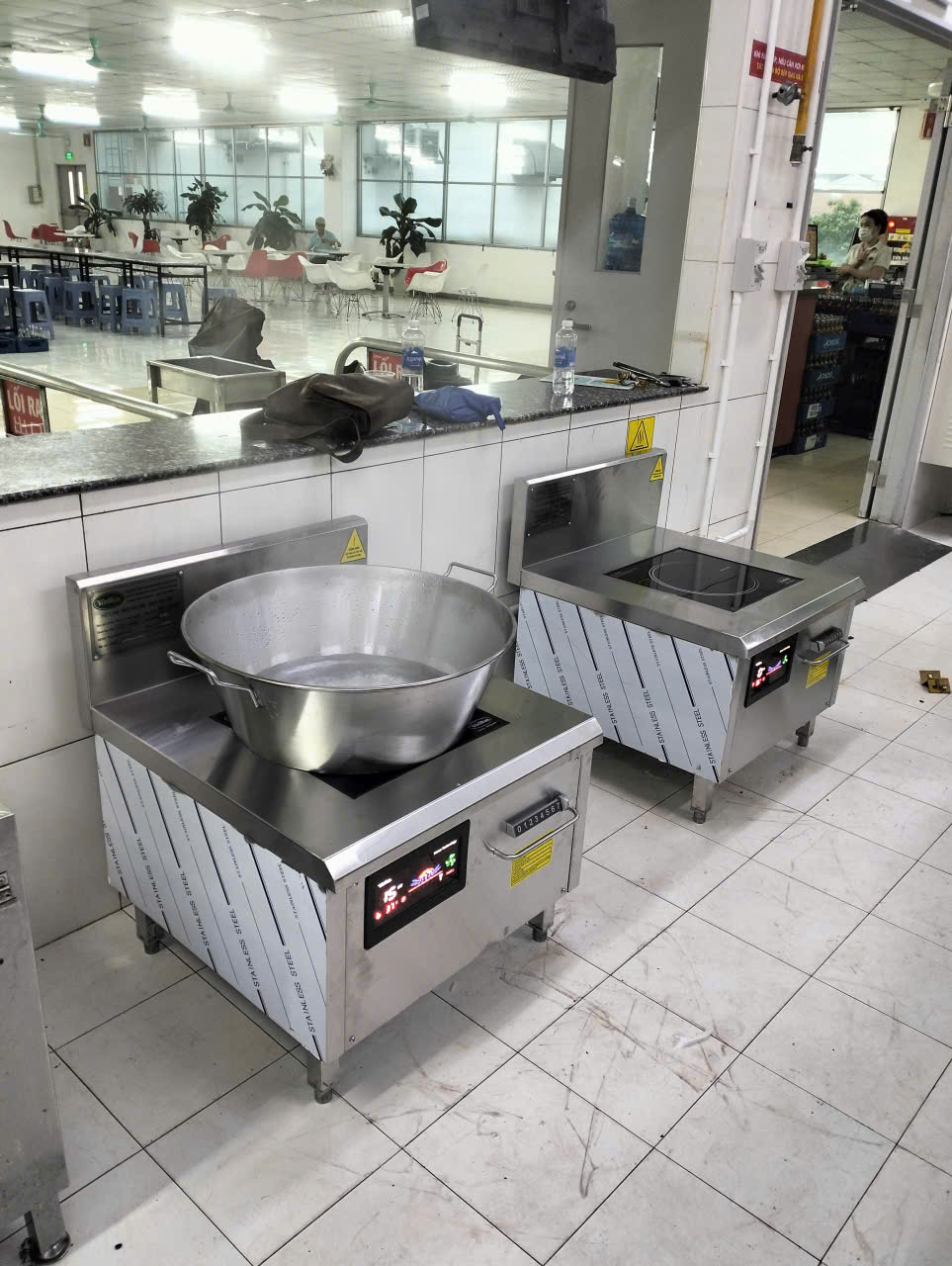 Bếp từ công nghiệp Việt Hàn lắp đặt tại Nhà máy Fosster Bắc Ninh năm 2026