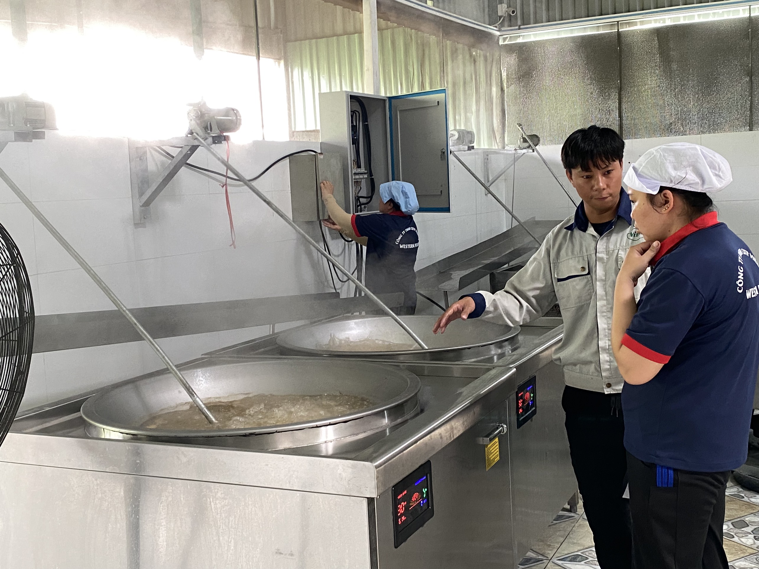 Lắp đặt bếp từ Công nghiệp cho Công ty Kem Tràng Tiền 3 Bếp từ công nghiệp Việt Hàn tại công trình Kem Tràng Tiền