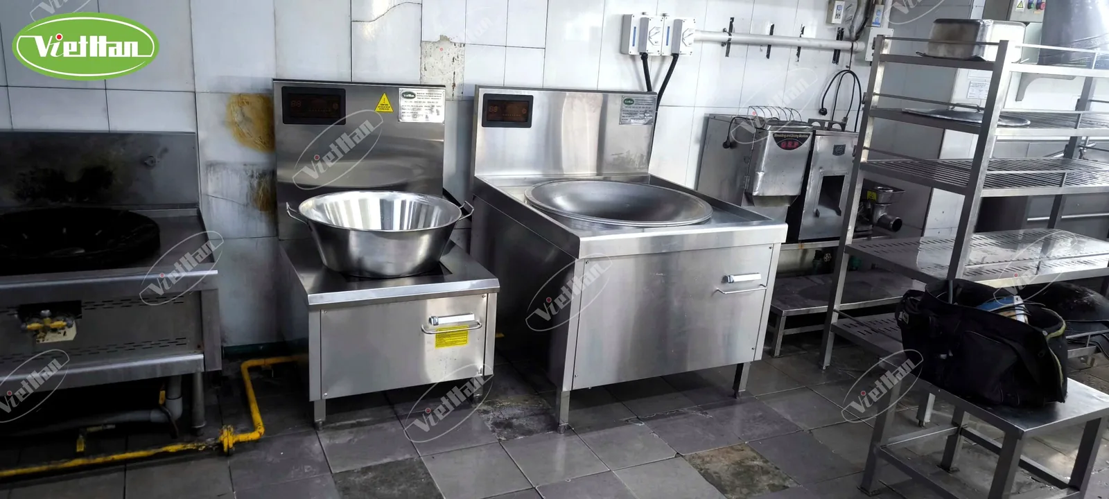 bếp từ công nghiệp Việt Hàn cho bếp ăn Wonderful Sài Gòn Technology