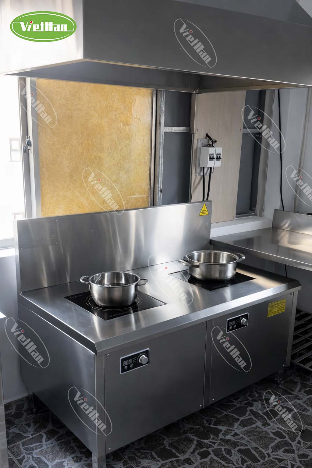 So sánh bếp từ công nghiệp và bếp gas công nghiệp: nên chọn loại nào? 4 bếp từ công nghiệp đôi phẳng 5000W