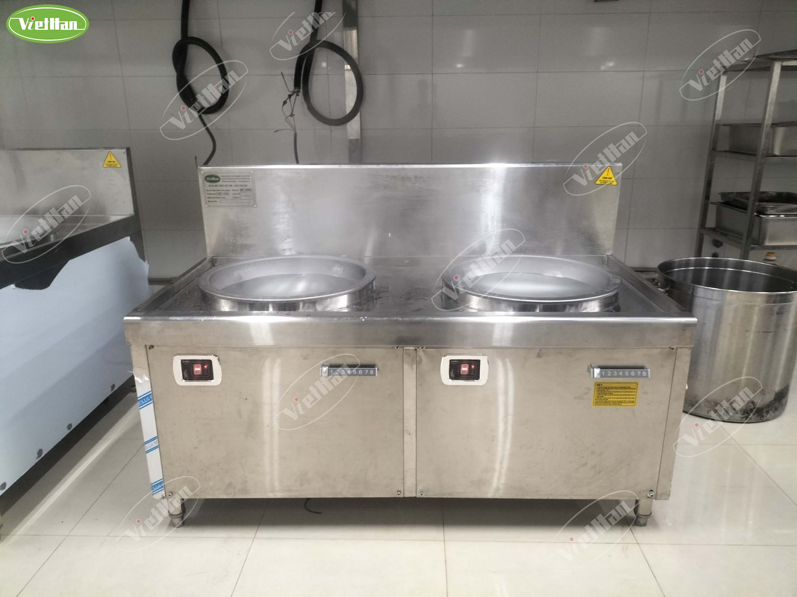 công trình bếp từ công nghiệp Việt Hàn cho khu bếp quán ăn sạch sẽ