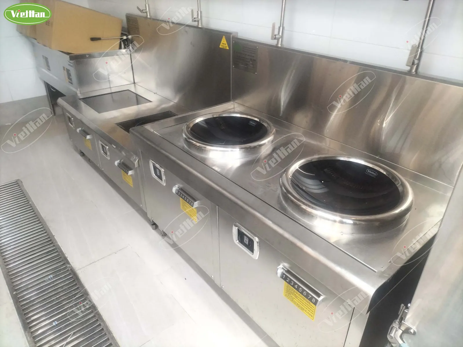 Bếp từ công nghiệp cho khu bếp nhỏ: cách tối ưu diện tích và công suất 4 công trình bếp từ công nghiệp Việt Hàn trong khu bếp nhỏ