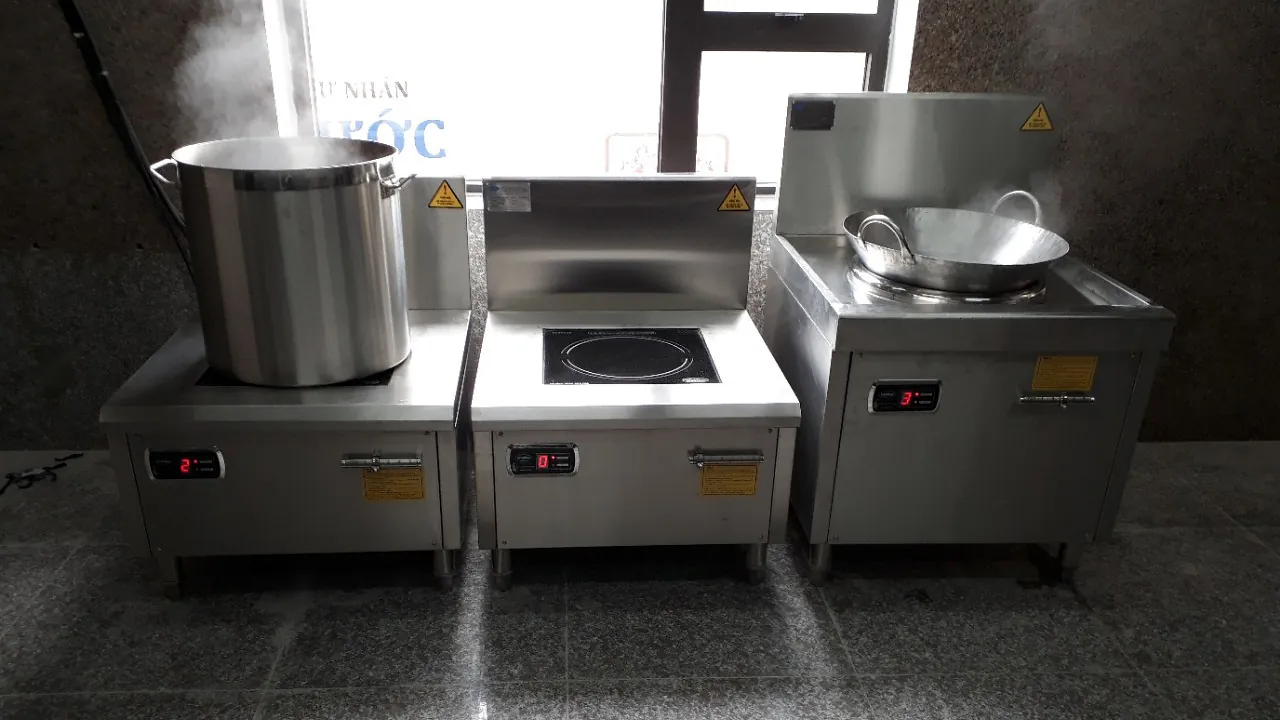Bếp từ công nghiệp cho tiệm bánh, bếp sơ chế: dùng vào việc gì hiệu quả 4 công trình bếp từ công nghiệp Việt Hàn cho khu sơ chế