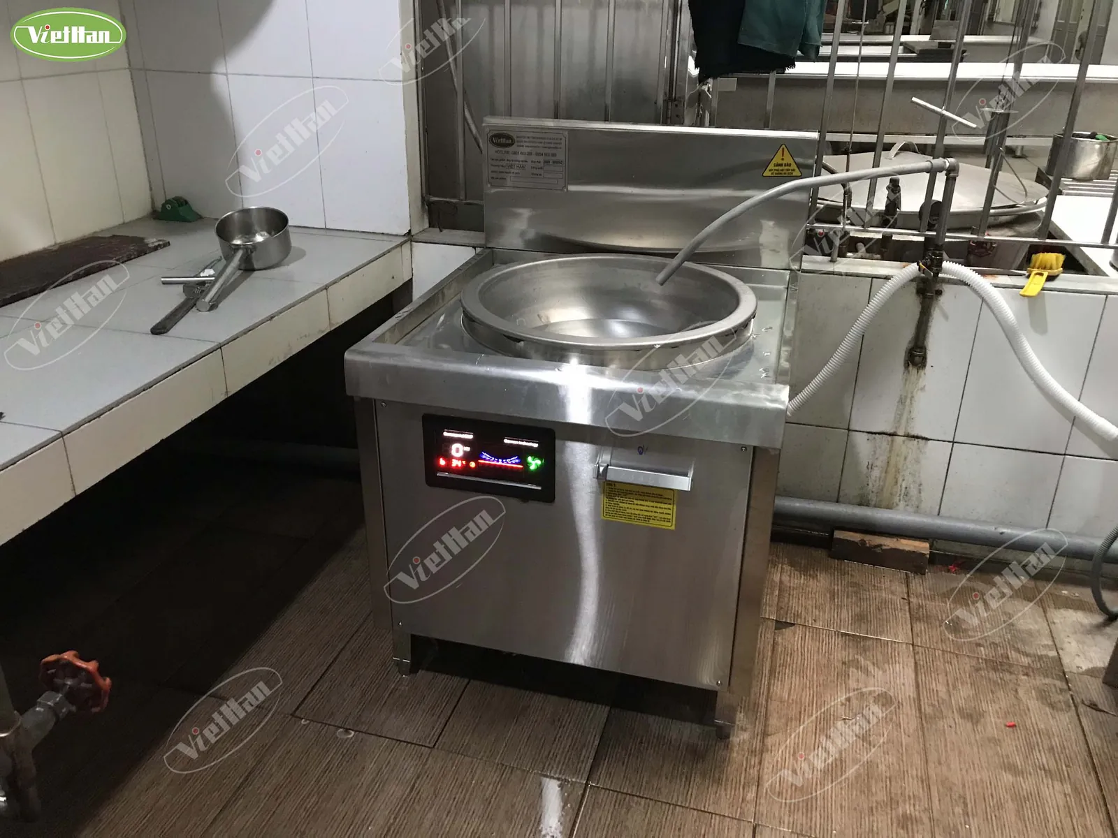 Bếp từ công nghiệp cho quán lẩu nướng: bố trí bếp phụ và bếp chính 4 công trình bếp từ công nghiệp Việt Hàn cho nhà hàng quán lẩu nướng