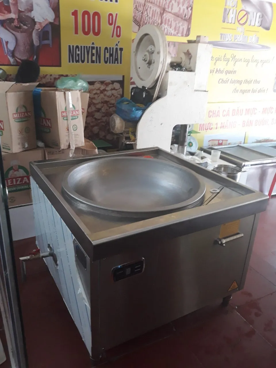 Bếp từ công nghiệp có hao điện không nếu nấu liên tục nhiều giờ? 4 công trình bếp từ công nghiệp Việt Hàn vận hành liên tục trong bếp thực tế