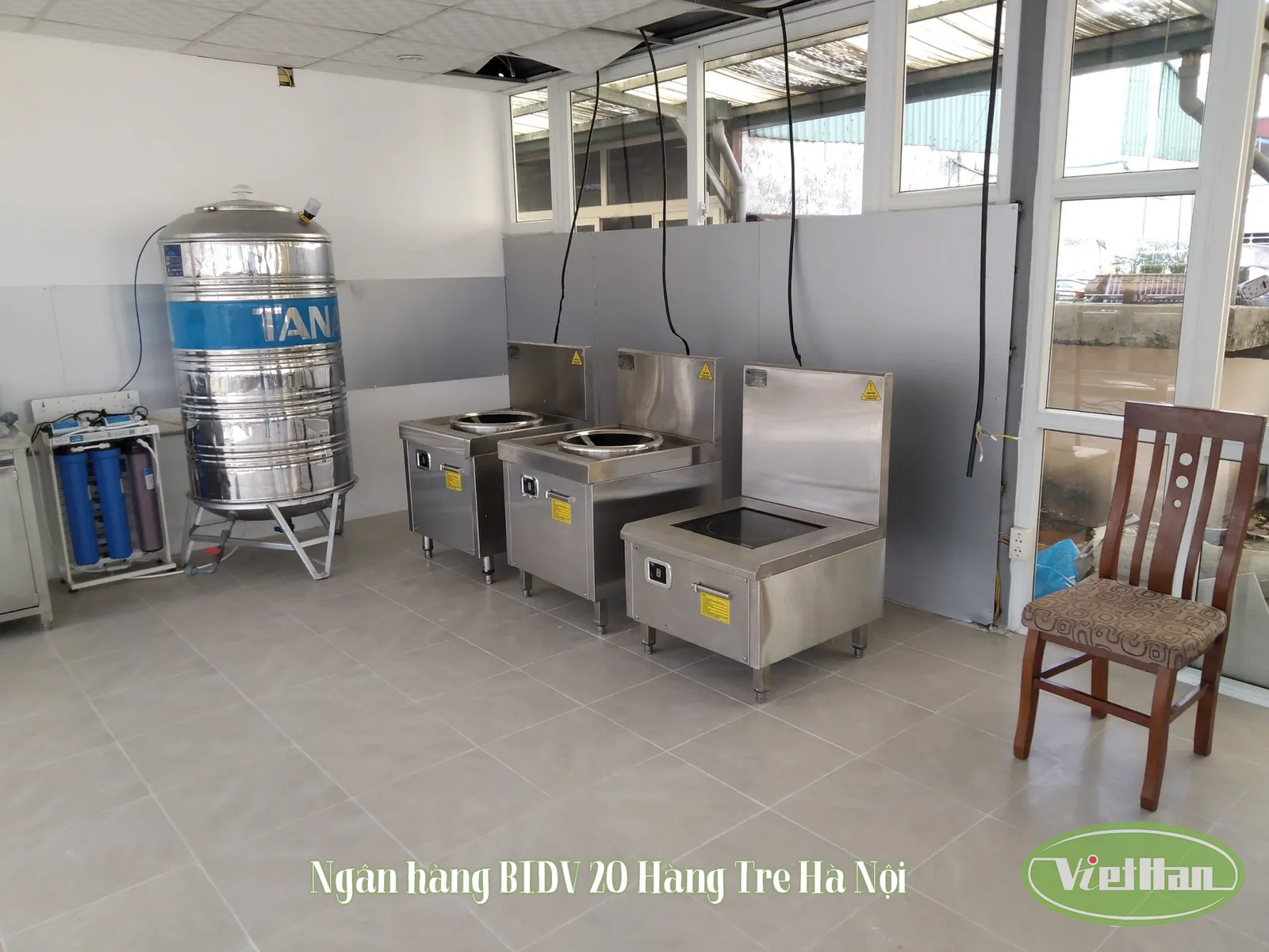 công trình bếp từ công nghiệp Việt Hàn cho nhà hàng cần tính chi phí điện
